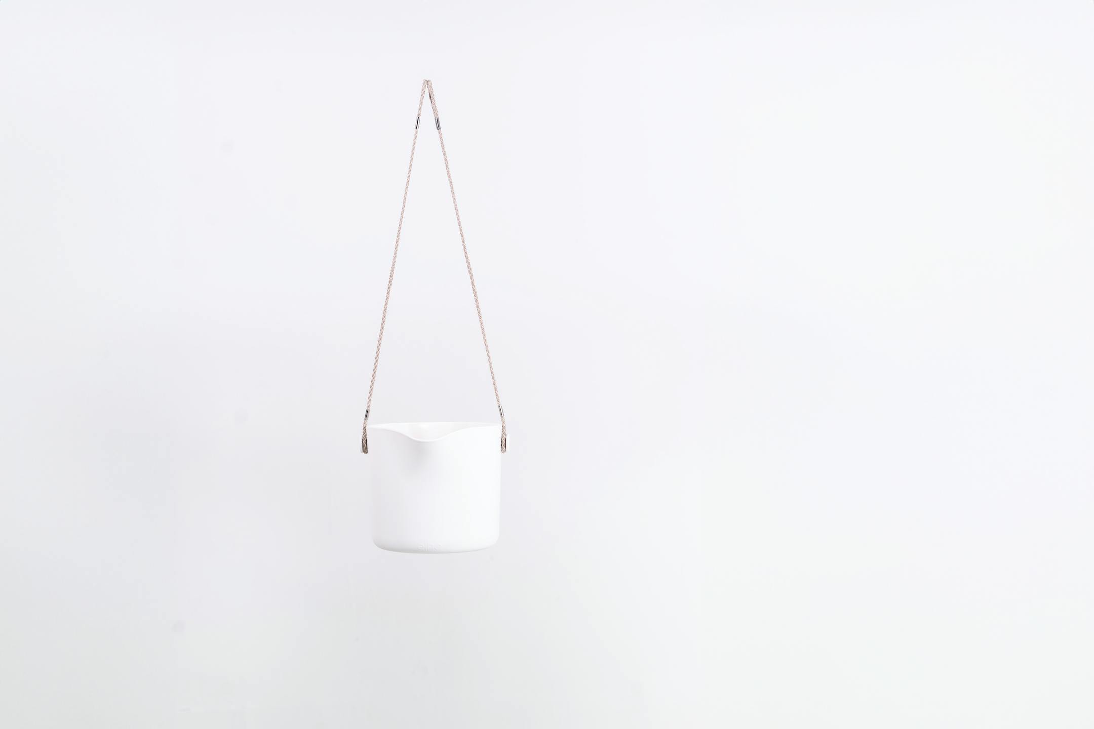 White b.for swing hanging pot