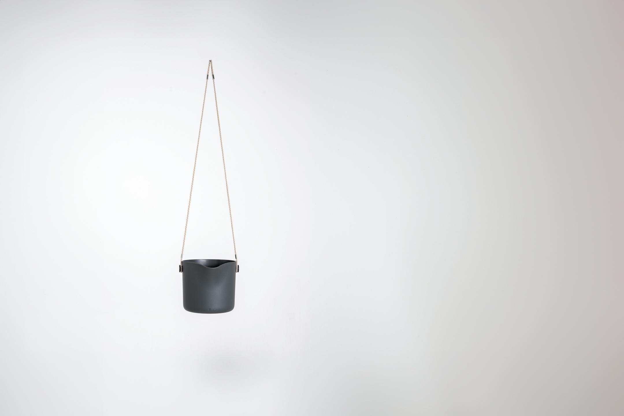 Black b.for swing hanging pot