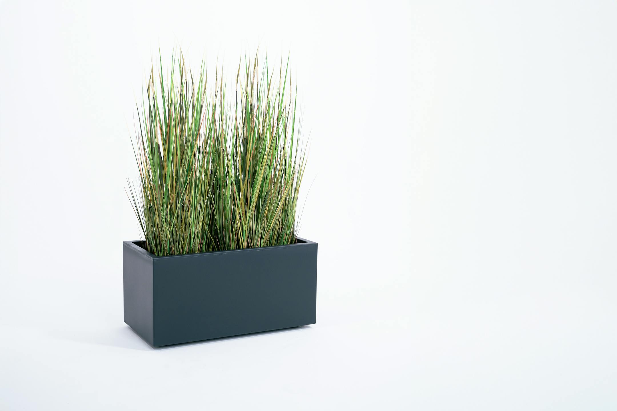 Artificial river grass screening planter